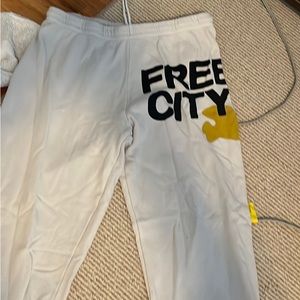 Free city sweatpants - size small